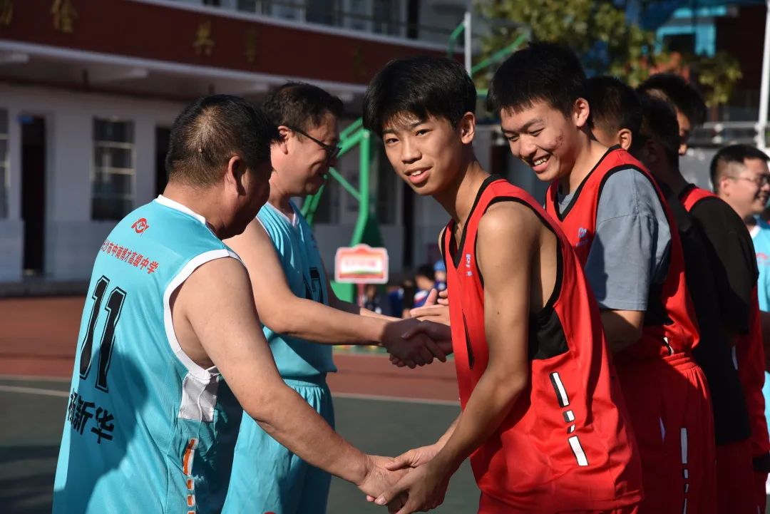 湖南中职网长沙市中南博才高级中学篮球赛